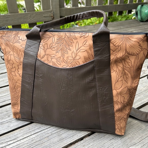 Faux Leather Tote Bag - Picture 3 of 8